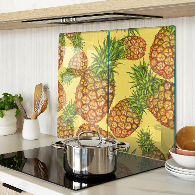 Velika daska za rezanje Ananas na žutoj pozadini