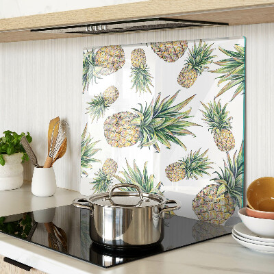 Staklena daska za rezanje Ananas na bijeloj pozadini