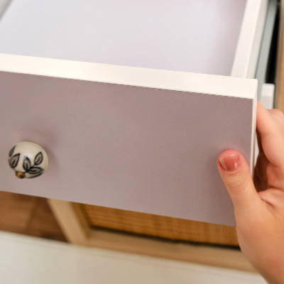 Klijuojama plėvelė baldams Pastelinė alyvinė