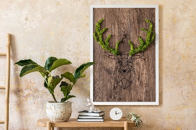 Slika od mahovine Glava jelena na drvenoj pozadini