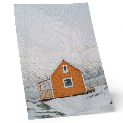 Zidni plakat Minimalistički okvir s narančastom kućom i snježnim planinama