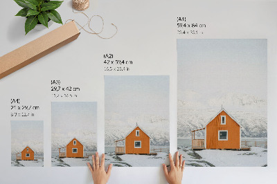 Zidni plakat Minimalistički okvir s narančastom kućom i snježnim planinama