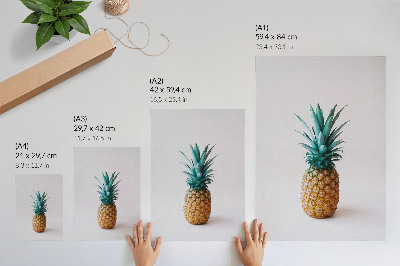 Zidni plakat Ananas s tirkiznim listovima na bijeloj pozadini