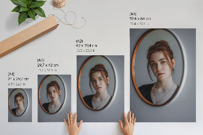 Dekorativni plakat Žena u ogledalu, tople boje, izraz mira