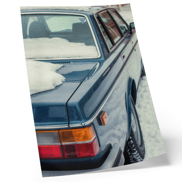 Dekorativni plakat Retro automobil na snježnoplavo-bijeloj pozadini