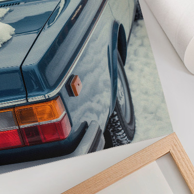 Dekorativni plakat Retro automobil na snježnoplavo-bijeloj pozadini
