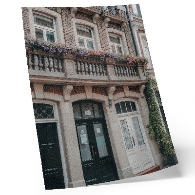 Plakat Cvijeće na balkonu, fasada od opeke, klasični stil