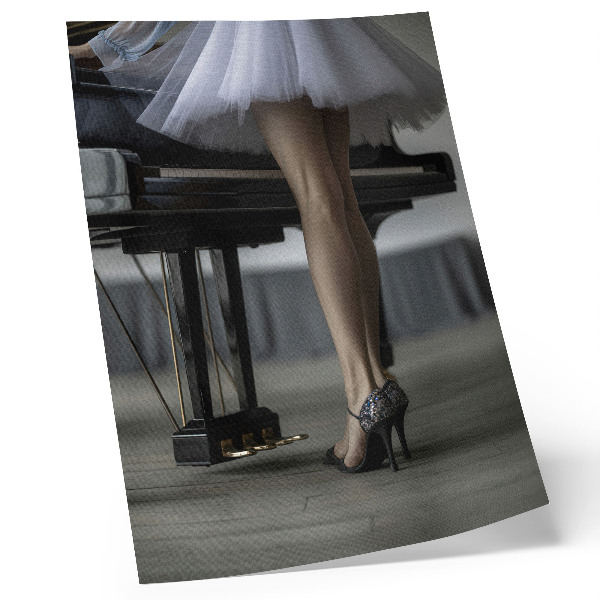 Zidni plakat Balerina za klavirom, elegancija i delikatnost