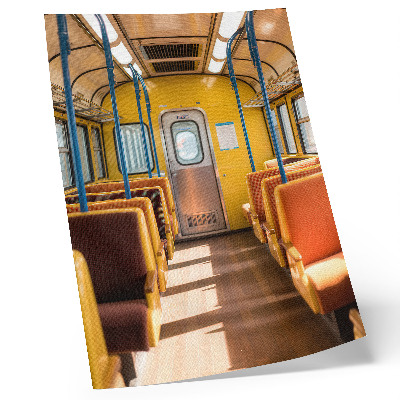 Zidni plakat Žuta unutrašnjost vagona s narančastim sjedalima