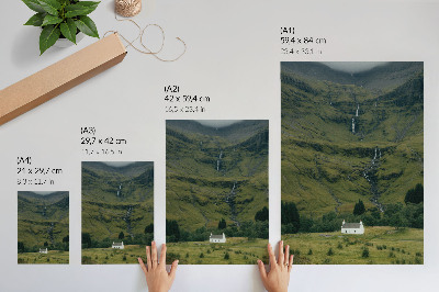 Tisak na platno Zelena brda, slikovita kućica, mirna atmosfera