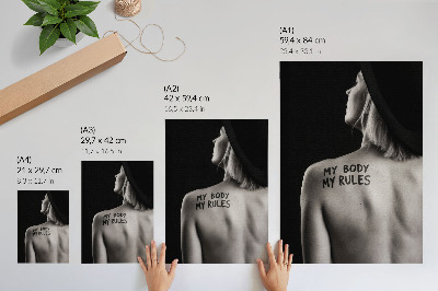 Plakat Crno-bijela elegancija sa snažnom porukom