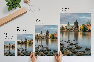 Zidni plakat Slikovita panorama grada s mostom preko rijeke