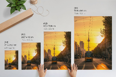 Plakat Večernja gradska energija tramvajski život ulice zgrade