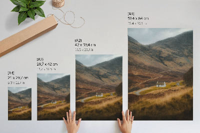 Plakat Planinski krajolik s usamljenom kućicom usred prirode