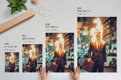 Dekorativni plakat Elegantni muškarac s gorućom glavom u gradu