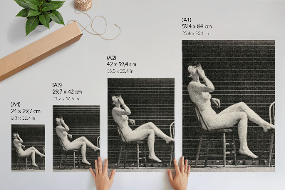 Dekorativni plakat Žena sjedi gola na stolici i puši cigaretu, Eadweard Muybridge