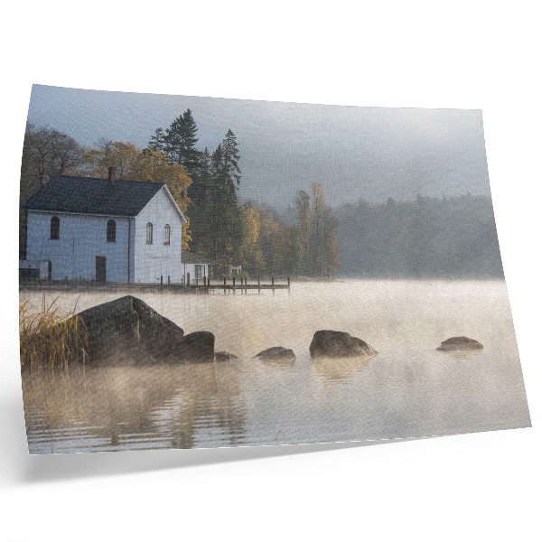 Plakat na platnu Magloviti krajolik jezero vikendica drveće jesen