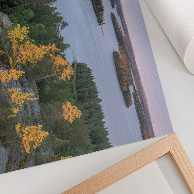 Plakat Jezero s borovom šumom, otokom, pastelno nebo