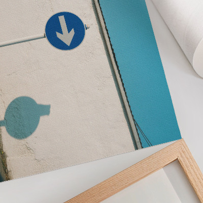 Plakat na platnu Minimalistički znak naspram bijelog zida