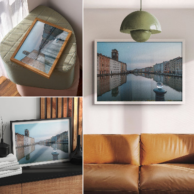 Stilski zidni plakat Pastelne stambene kuće ogledaju se u vodi kanala
