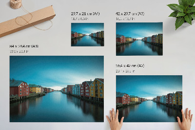 Stilski zidni plakat Šarene kuće ogledaju se u rijeci, skandinavska atmosfera