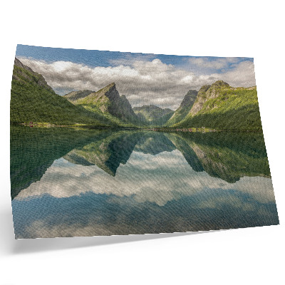 Plakat Slikovite planine iznad jezera, jasan odraz