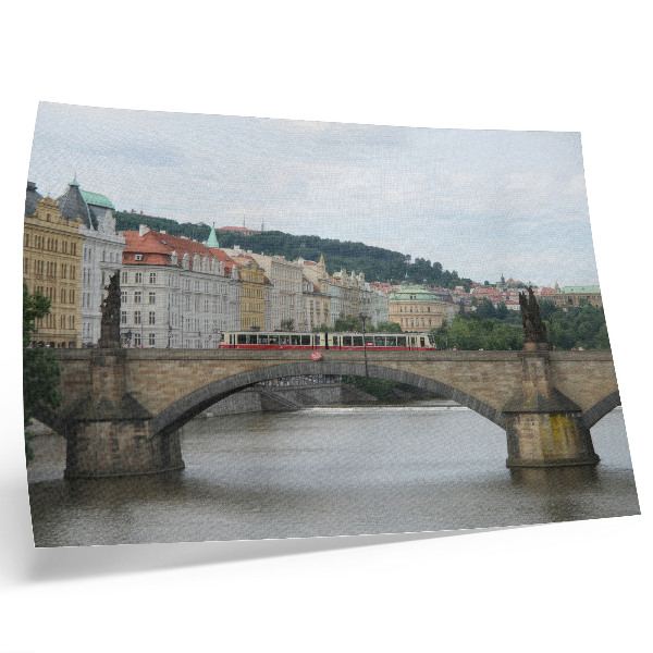 Umjetnički print Most preko rijeke s tramvajem, okružen klasičnom arhitekturom