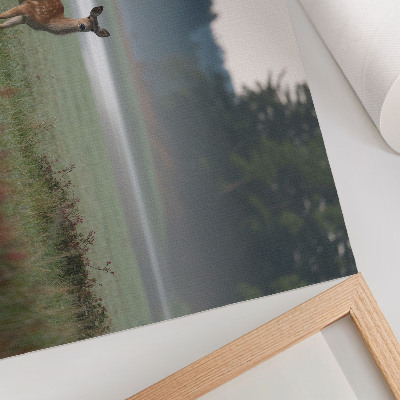 Umjetnički print Jelen na pozadini maglovitih livada i šuma