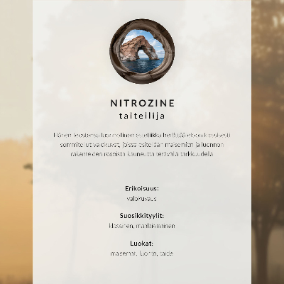 Plakat na platnu Maglovita panorama šume pune zelenog i sive boje