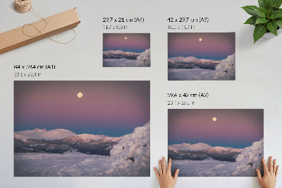Umjetnički print Pastelno ružičasti mjesec prekriven snijegom