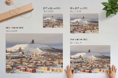 Umjetnički print Zimski grad sa šarenim zgradama u kontrastu sa snijegom