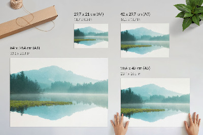 Stilski zidni plakat Mirno jezero među zelenim planinama