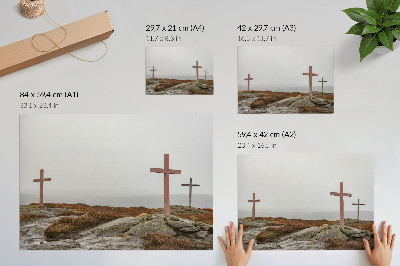 Plakat Tri drvena križa u prirodi maglovitog brda