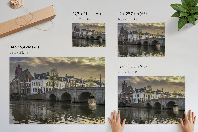 Plakat na platnu Šarmantan grad u večernjim satima, osvijetljen lampionima