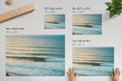 Plakat Oceanski valovi smiruju surfere na horizontu