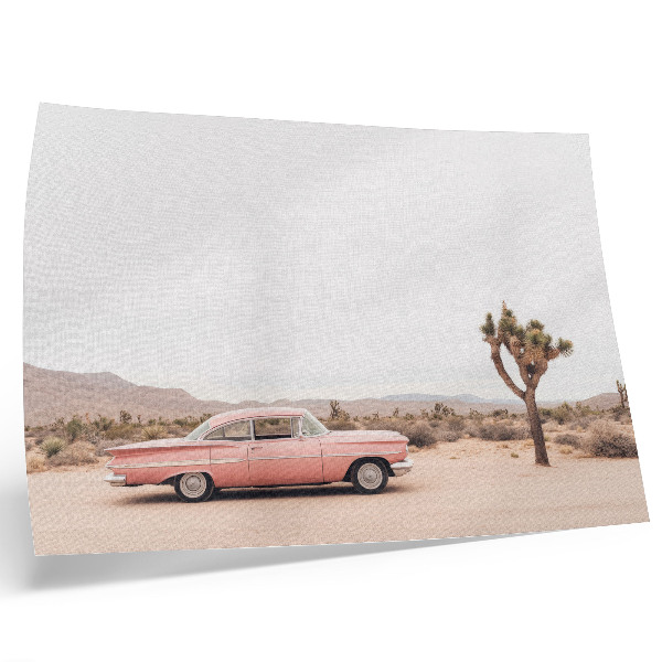 Umjetnički print Retro automobil u pustinji pored usamljenog drveta