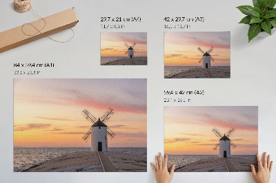Plakat na platnu Vjetrenjača u svjetlu zalaska sunca, more, pastelno nebo