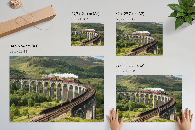 Plakat Vijadukt s vlakom među zelenim brdima