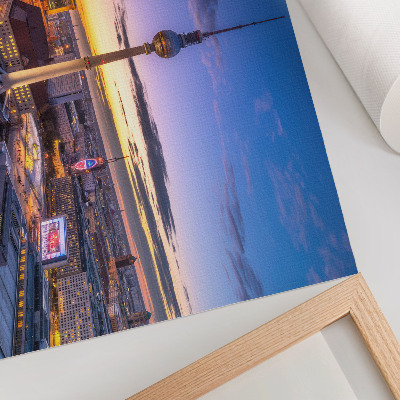Plakat Grad u večernjim satima s prekrasnim bojama zalaska sunca