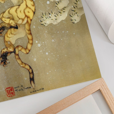 Stilski zidni plakat Katsushika Hokusai (1760.–1849.), Tigar u snijegu. Viseći svitak, tinta i boja na svili, 1849.