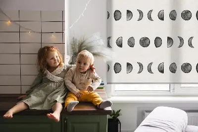 Zatamnjujuća rolo zavjesa za balkonska vrata Mjesečeve mijene