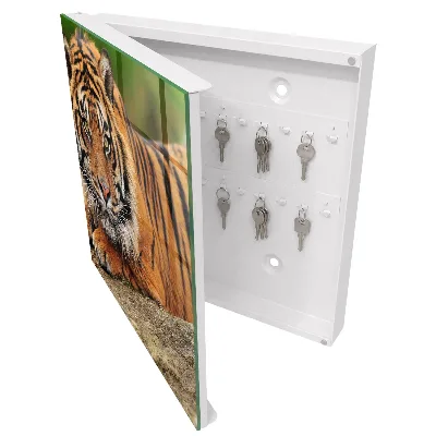 Kutija za ključeve Tigar se odmara