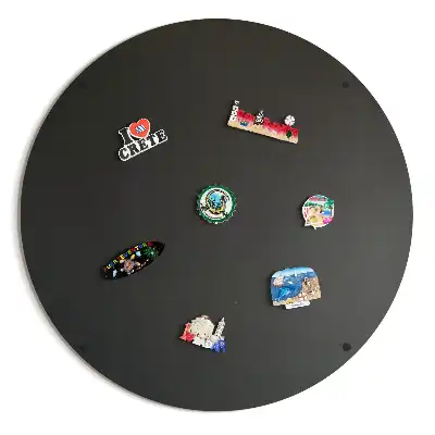 Magnetska ploča za magnete s putovanja okrugla crne boje