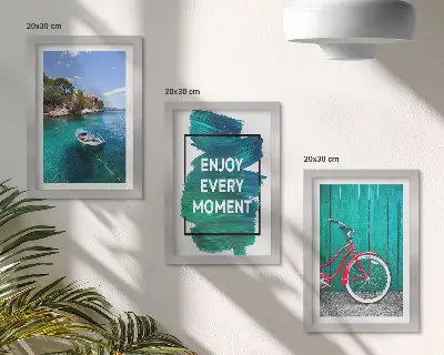 Zidna galerija slika pogled na more s inspirativnim natpisom, brodom i biciklom