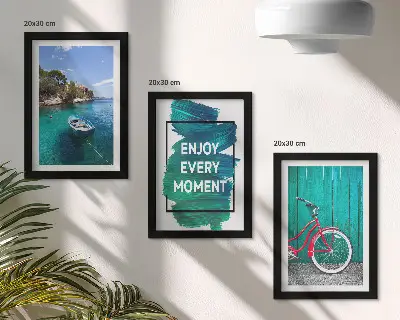 Zidna galerija slika pogled na more s inspirativnim natpisom, brodom i biciklom