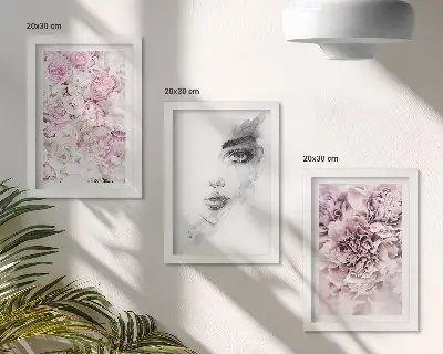 Set od 3 slike u okviru nježni božuri i crno-bijeli portret žene