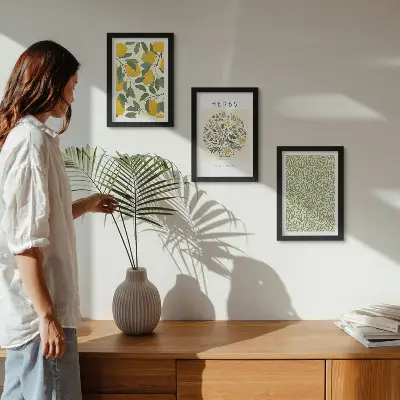 Zidna galerija slika s motivima limuna, bilja i lišća