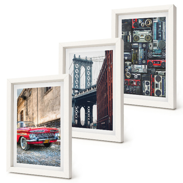 Komplet slika u okviru Stari automobil na ulici blizu Brooklynskog mosta i retro audio oprema