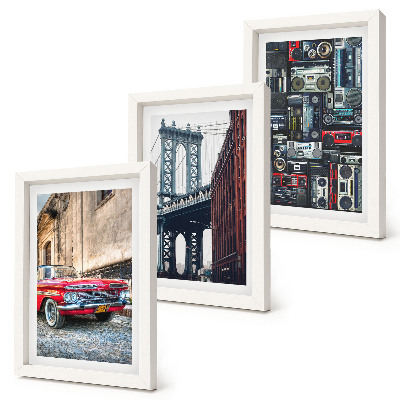 Komplet slika u okviru Stari automobil na ulici blizu Brooklynskog mosta i retro audio oprema