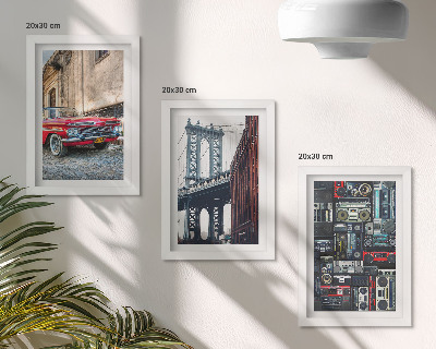 Komplet slika u okviru Stari automobil na ulici blizu Brooklynskog mosta i retro audio oprema